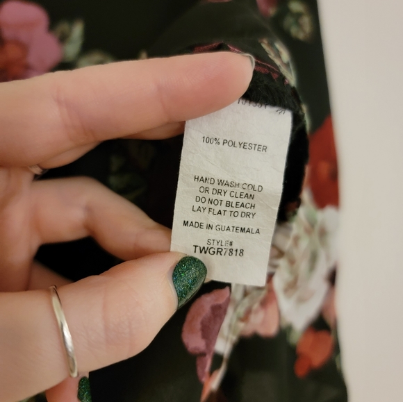 Floral Crop Top - Picture 3 of 3